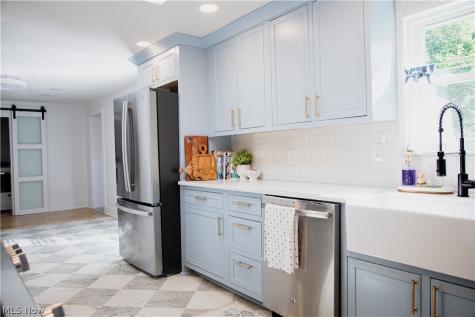 789 Colegate Drive Marietta OH 45750