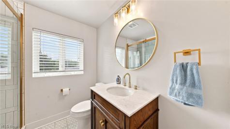 789 Colegate Drive Marietta OH 45750