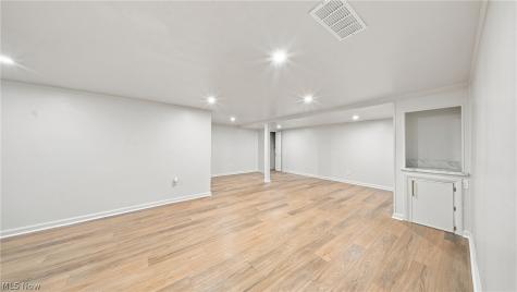789 Colegate Drive Marietta OH 45750
