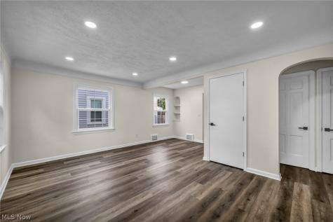 13533 Ellwood Avenue Cleveland OH 44135