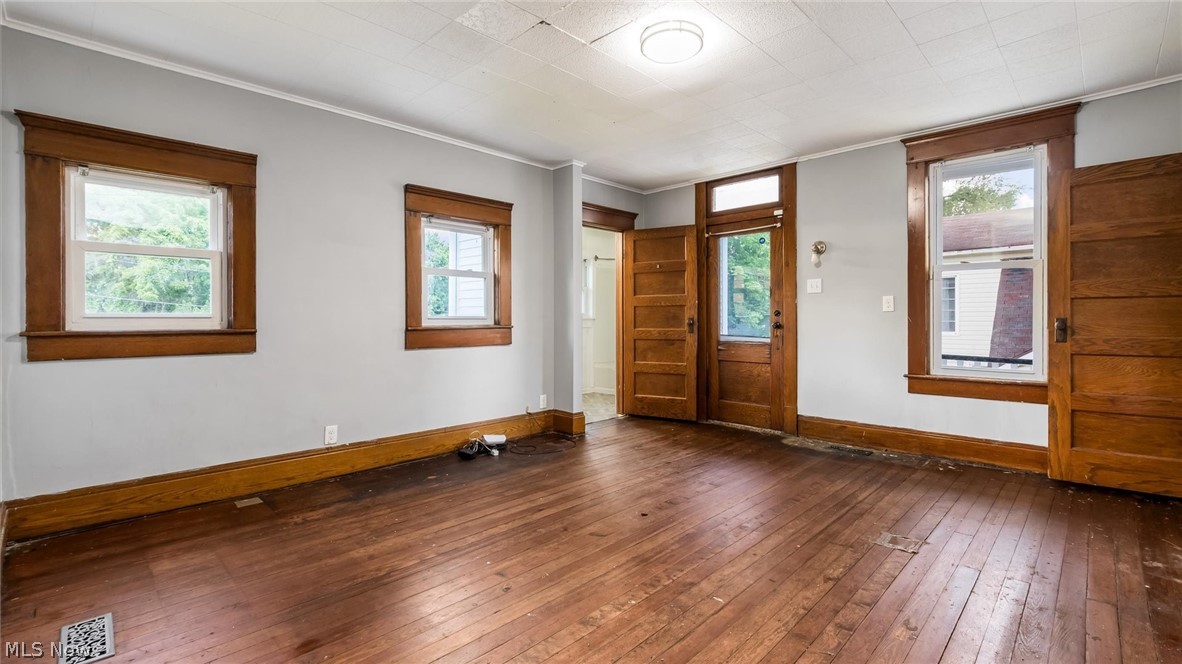 221 N 9th Street Cambridge OH 43725