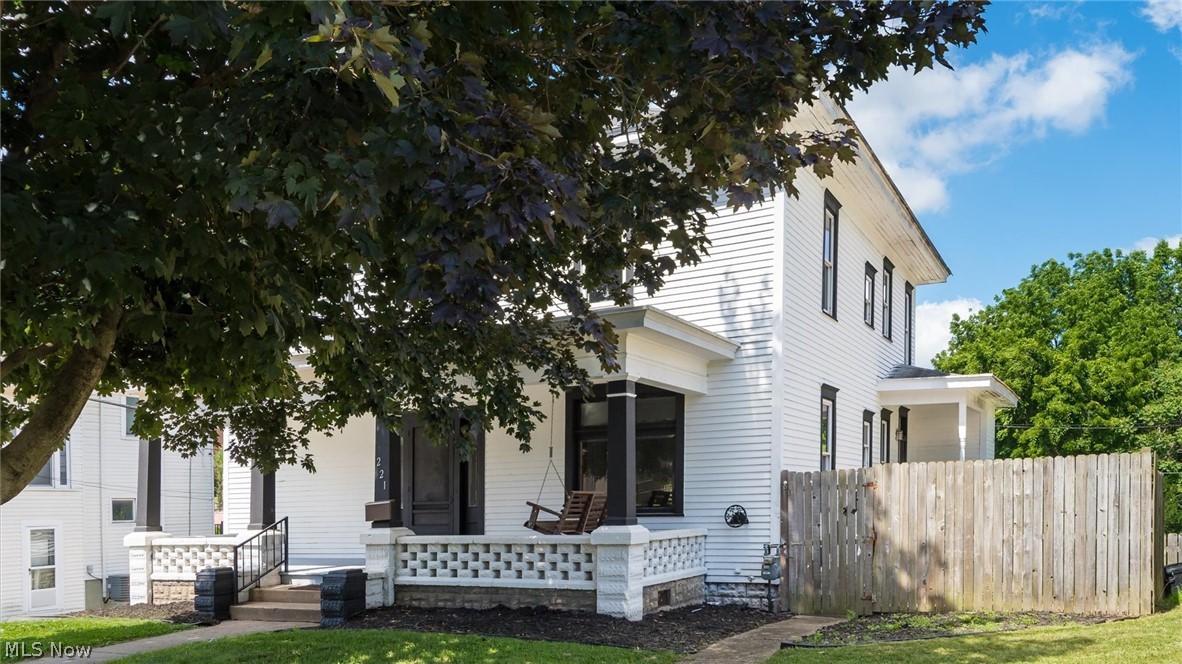 221 N 9th Street Cambridge OH 43725