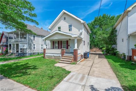 8005 Vineyard Avenue Cleveland OH 44105