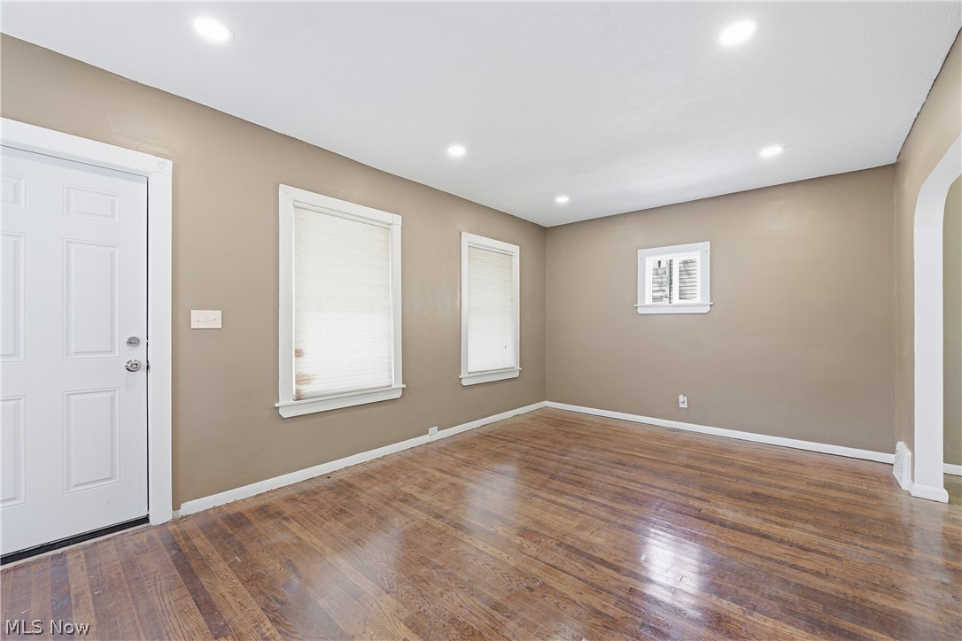 8005 Vineyard Avenue Cleveland OH 44105