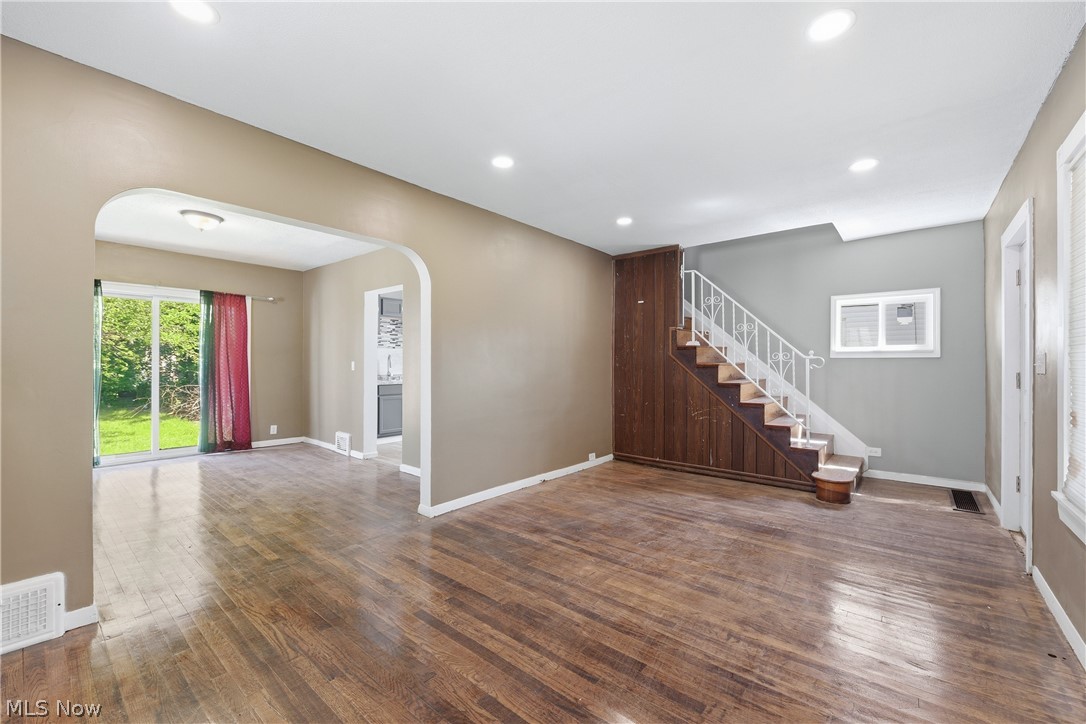 8005 Vineyard Avenue Cleveland OH 44105