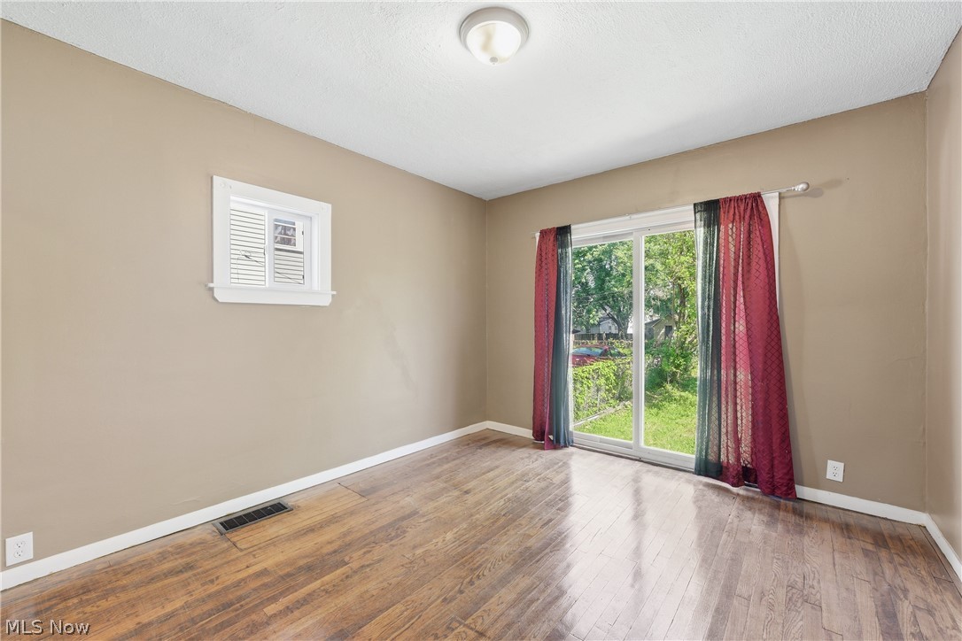 8005 Vineyard Avenue Cleveland OH 44105