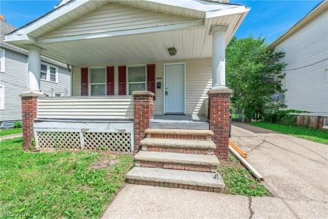 8005 Vineyard Avenue Cleveland OH 44105