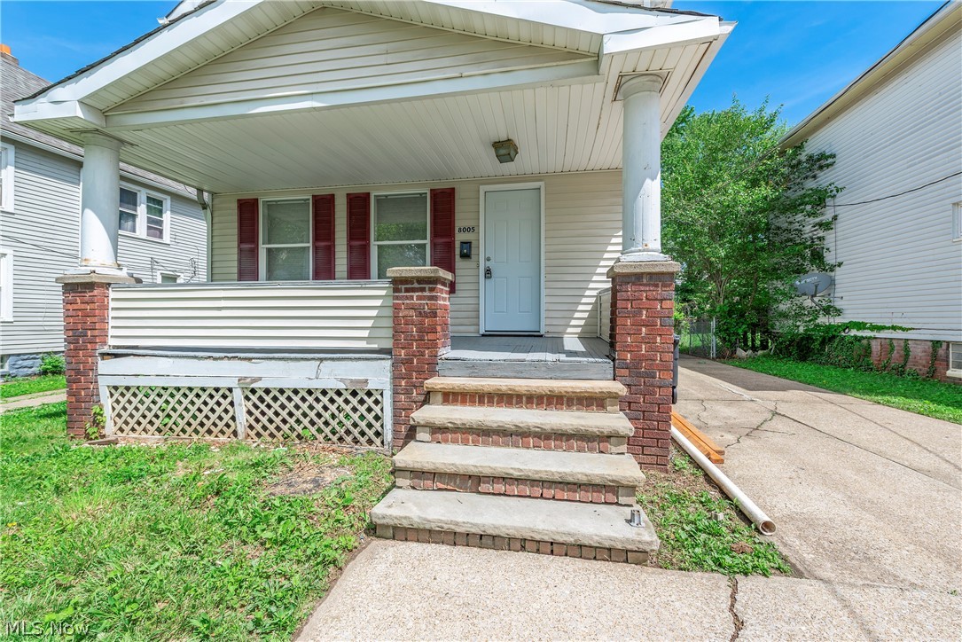 8005 Vineyard Avenue Cleveland OH 44105