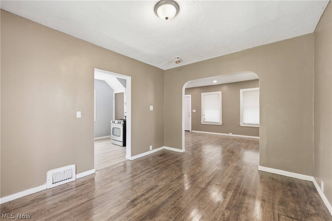 8005 Vineyard Avenue Cleveland OH 44105