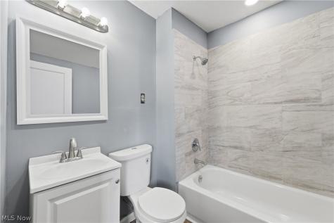 8005 Vineyard Avenue Cleveland OH 44105