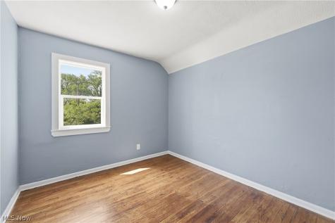 8005 Vineyard Avenue Cleveland OH 44105