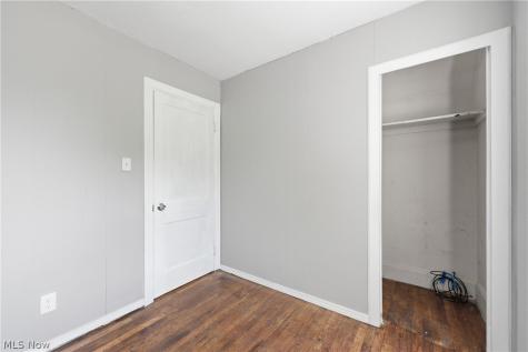 8005 Vineyard Avenue Cleveland OH 44105