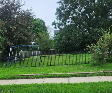 2922 Minnie Avenue Cleveland OH 44104