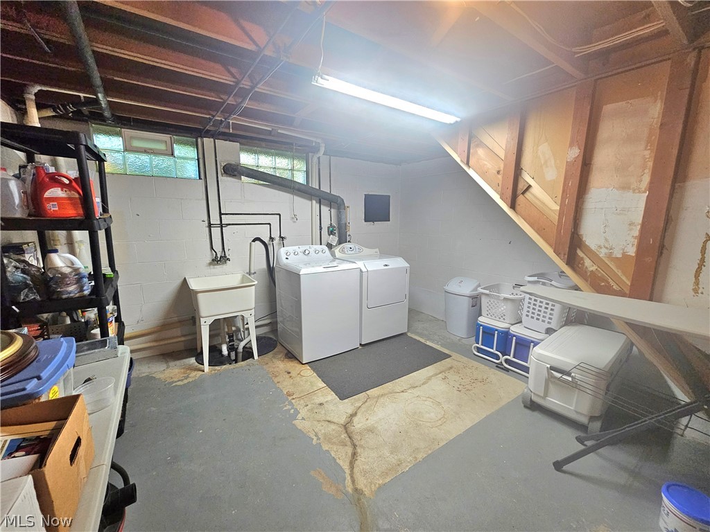 3599 Hoagland Blackstub Road Cortland OH 44410