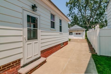 5814 Sunderland Drive Parma OH 44129