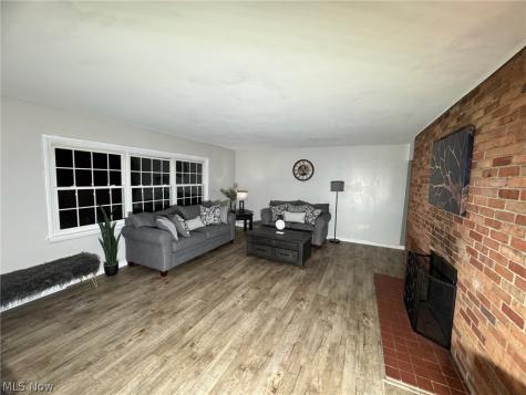 1883 Ashwood Drive Akron OH 44313