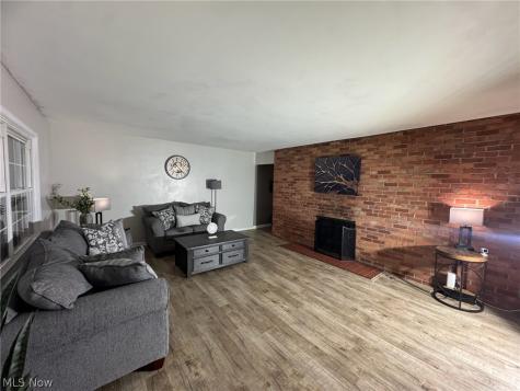 1883 Ashwood Drive Akron OH 44313