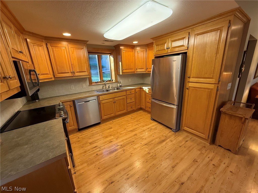9201 N Shore Drive NE Mineral City OH 44656