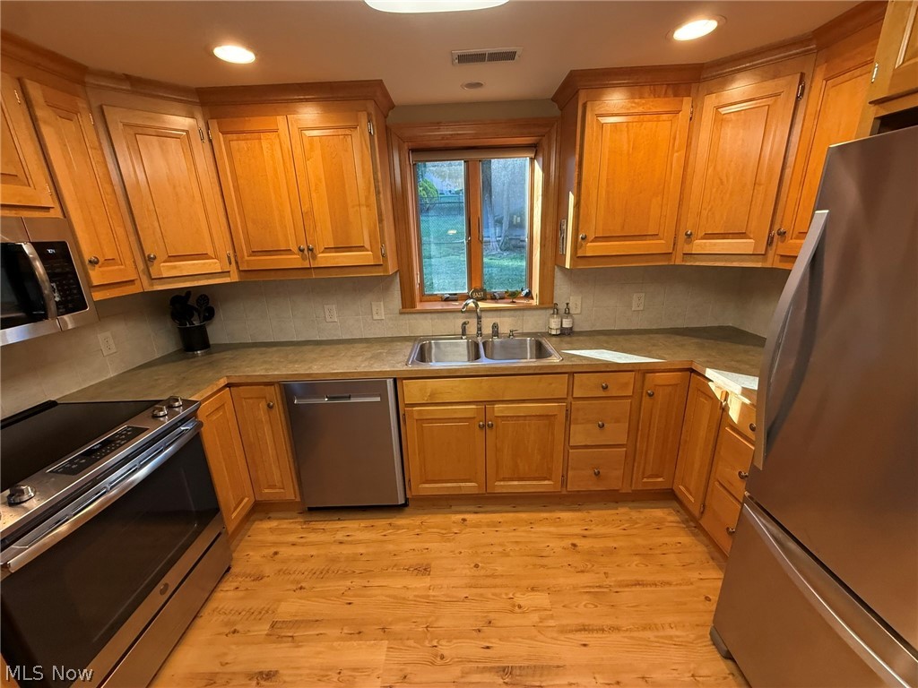 9201 N Shore Drive NE Mineral City OH 44656