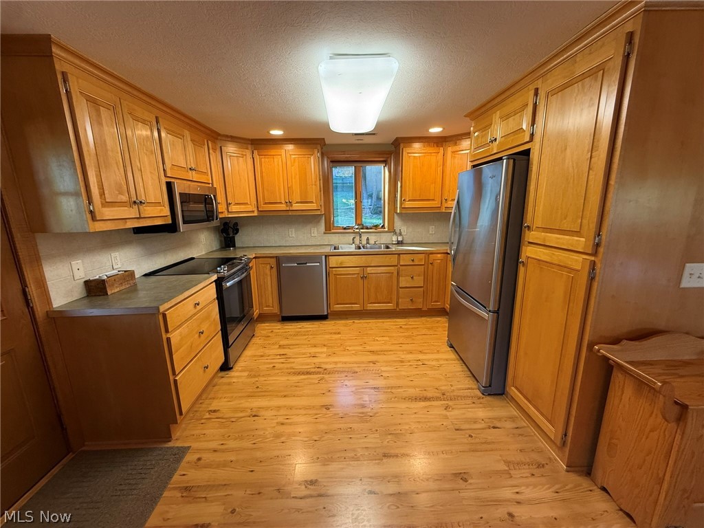 9201 N Shore Drive NE Mineral City OH 44656