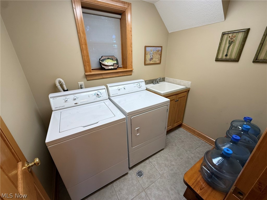 9201 N Shore Drive NE Mineral City OH 44656