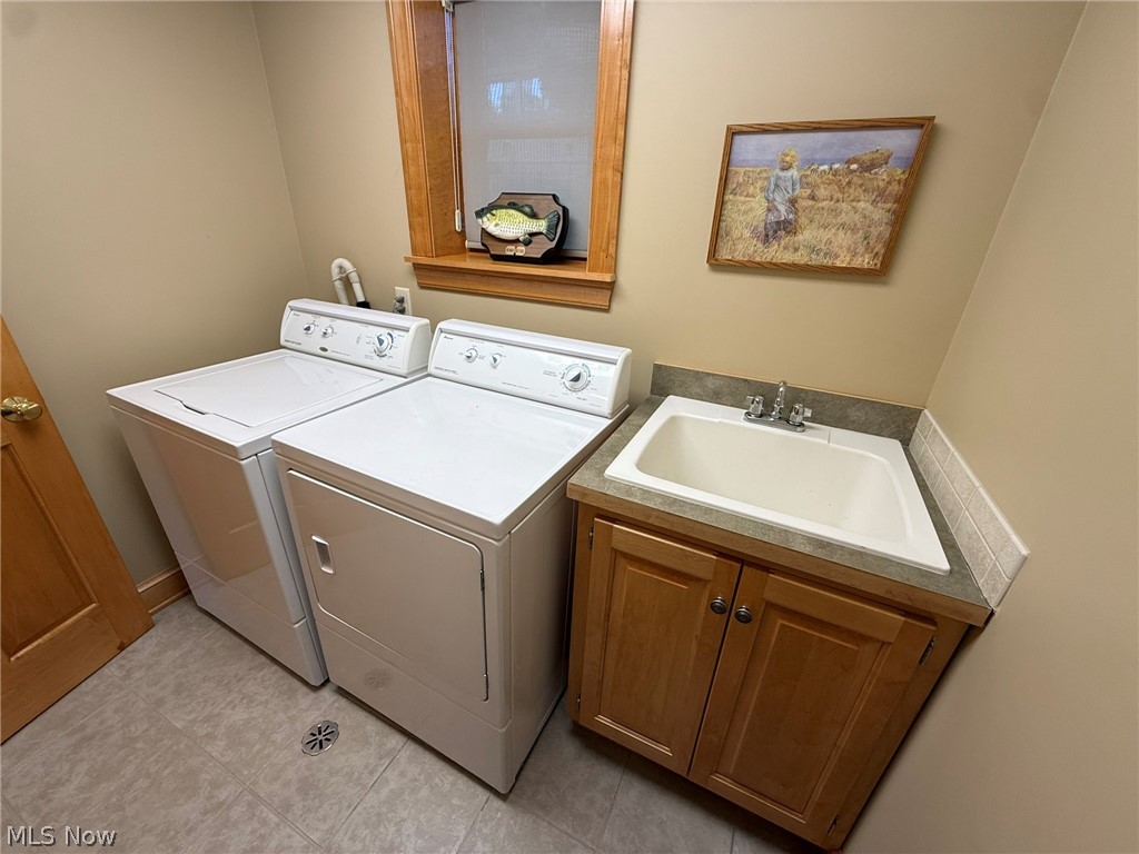 9201 N Shore Drive NE Mineral City OH 44656
