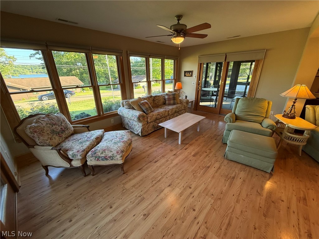 9201 N Shore Drive NE Mineral City OH 44656