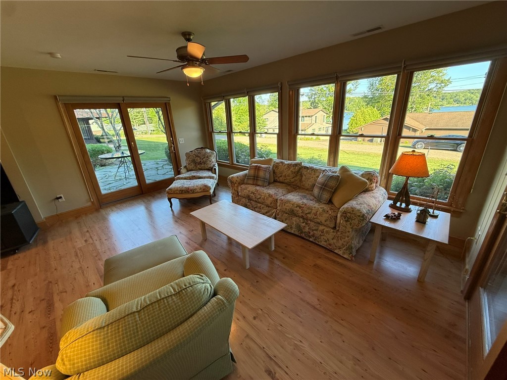 9201 N Shore Drive NE Mineral City OH 44656