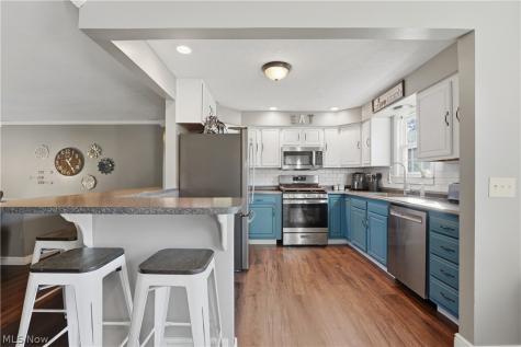 1042 Oak Hill Drive NE Massillon OH 44646