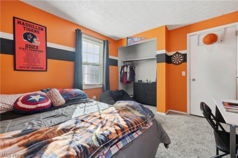 1042 Oak Hill Drive NE Massillon OH 44646