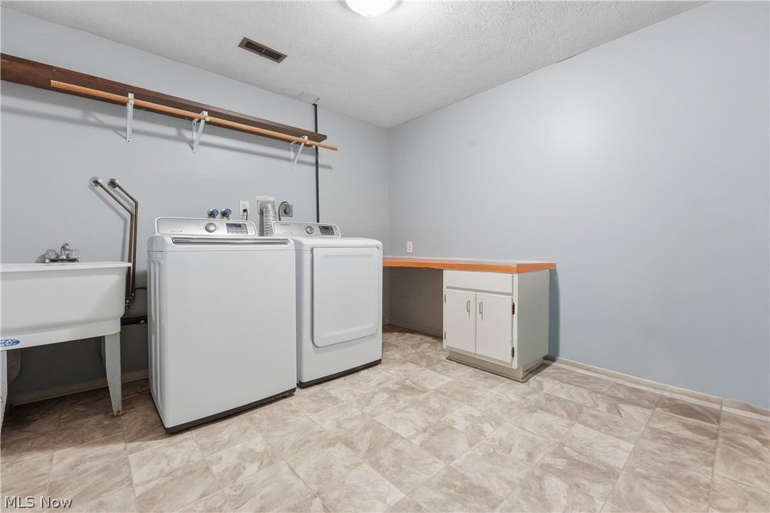 1042 Oak Hill Drive NE Massillon OH 44646
