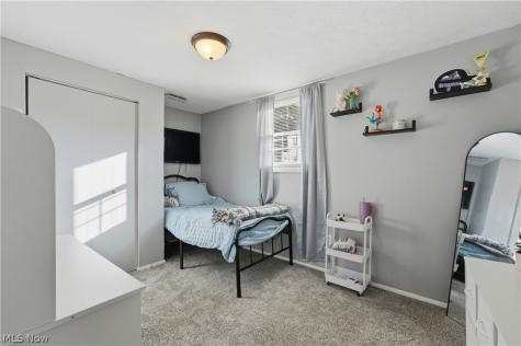 1042 Oak Hill Drive NE Massillon OH 44646