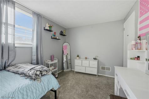 1042 Oak Hill Drive NE Massillon OH 44646