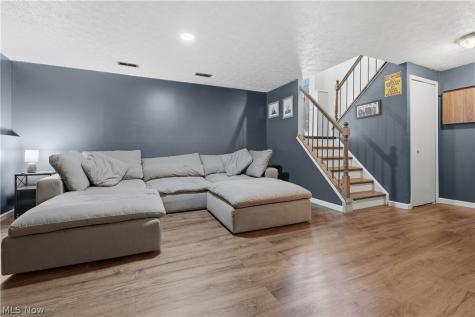 1042 Oak Hill Drive NE Massillon OH 44646