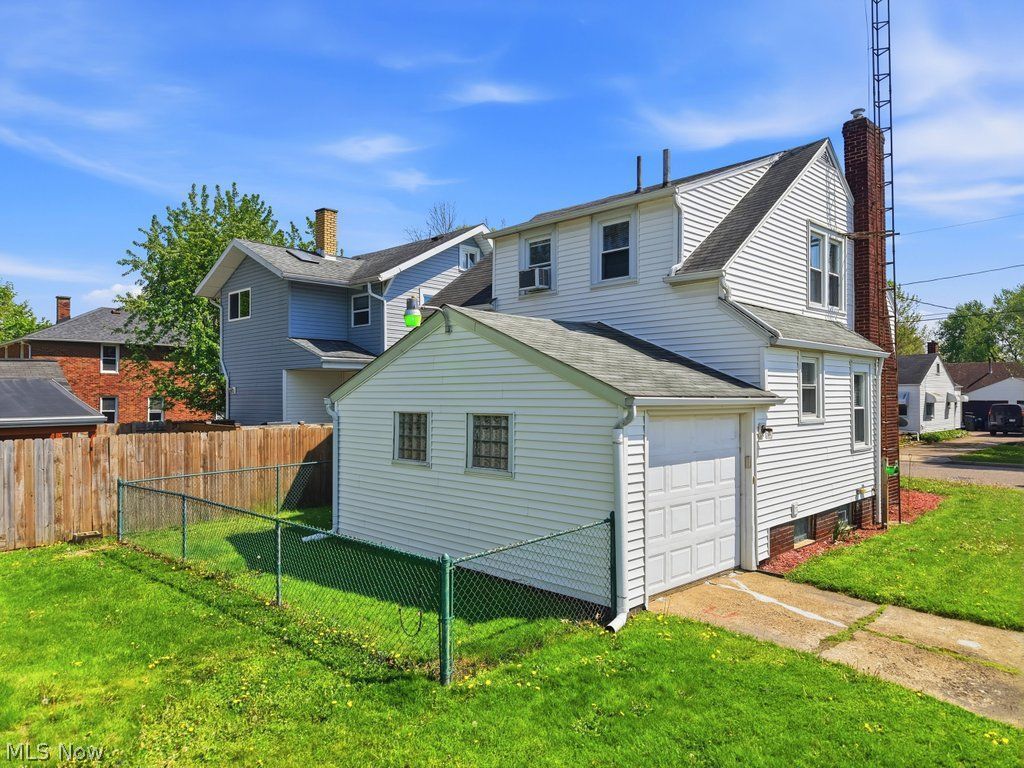 2201 23rd Street NE Canton OH 44705