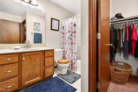 4718 Queen Anne Avenue Lorain OH 44052