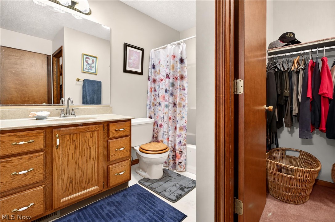 4718 Queen Anne Avenue Lorain OH 44052