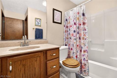 4718 Queen Anne Avenue Lorain OH 44052