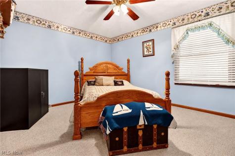 4718 Queen Anne Avenue Lorain OH 44052