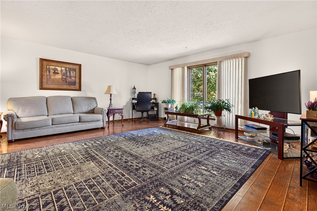 4718 Queen Anne Avenue Lorain OH 44052