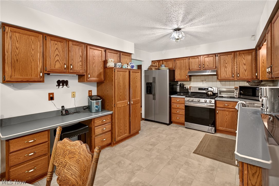 4718 Queen Anne Avenue Lorain OH 44052