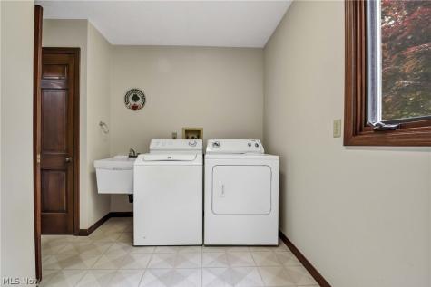 25832 Briarwood Court Westlake OH 44145