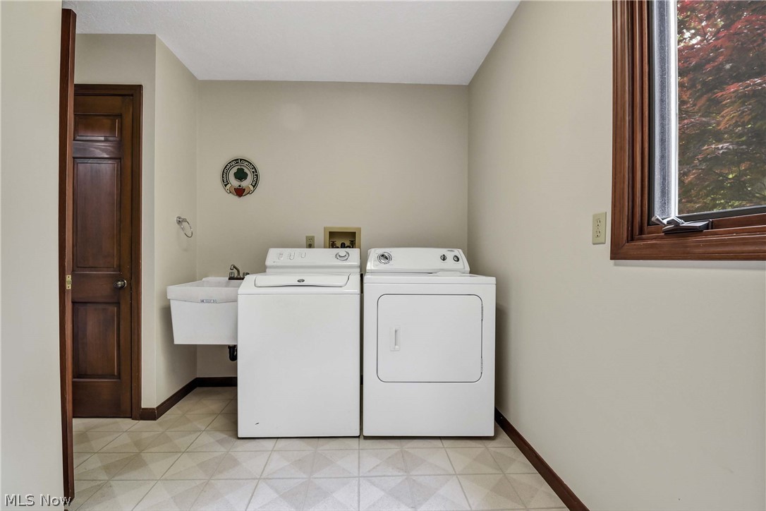 25832 Briarwood Court Westlake OH 44145