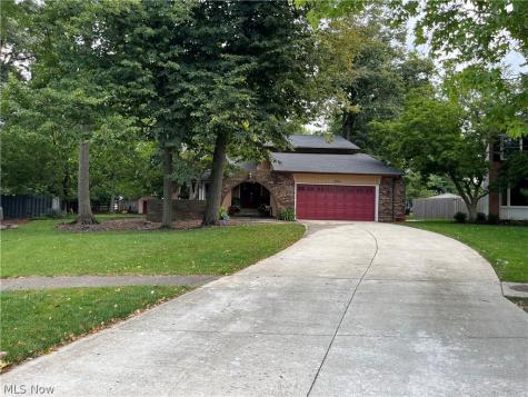 17022 Eagles Nest Circle Strongsville OH 44136