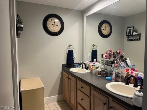 17022 Eagles Nest Circle Strongsville OH 44136