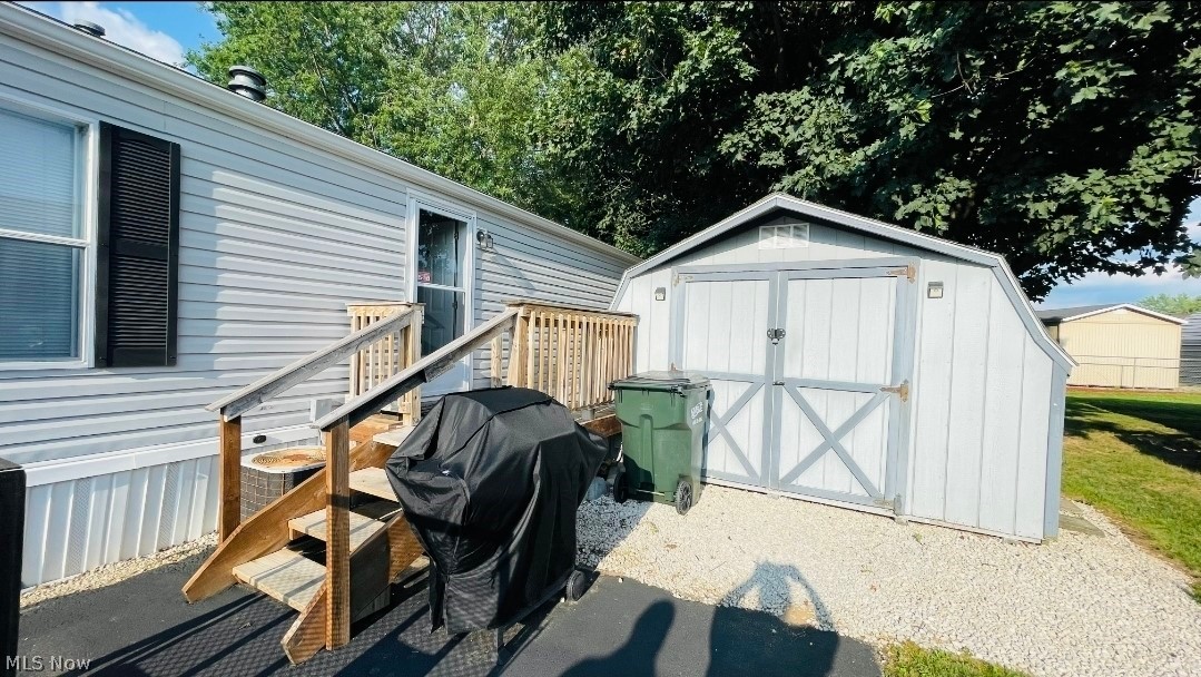 324 Fairview Street West Lafayette OH 43845