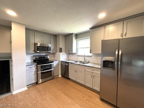 6715 Thoreau Drive Parma OH 44129