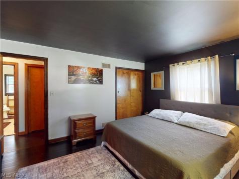 1051 Crown Avenue Ravenna OH 44266