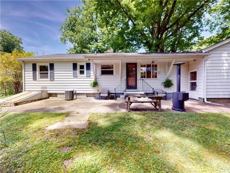 1051 Crown Avenue Ravenna OH 44266