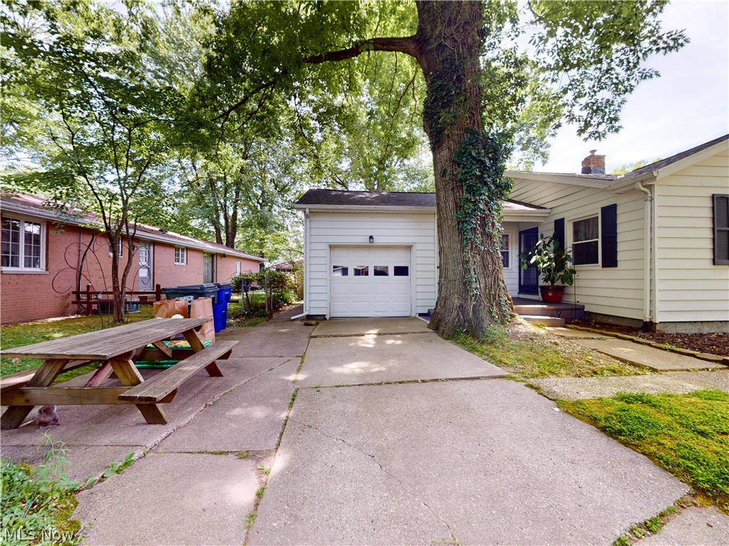 1051 Crown Avenue Ravenna OH 44266